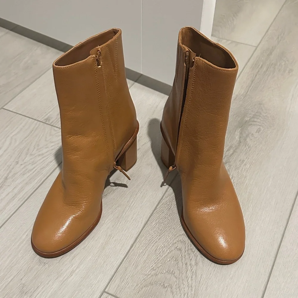 Tory Burch Tan Leather Block Heel Ankle Boots. Never worn.